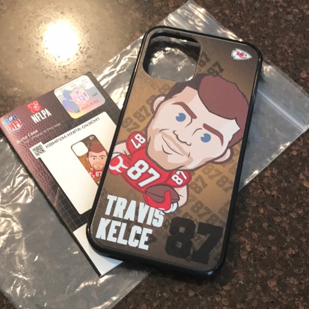NFL phone case 12 Pro max .. Travis Kelce .. CHIEFS